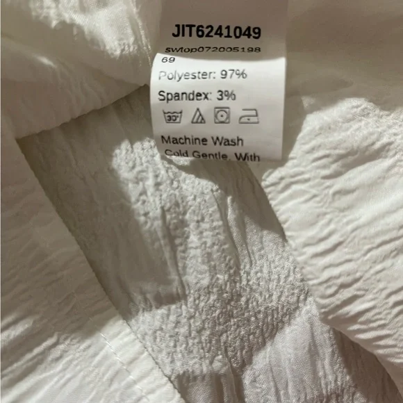 White Lightweight Off the Shoulder Crop Top with Adjustable Ruching NWOT - Picture 11 of 13